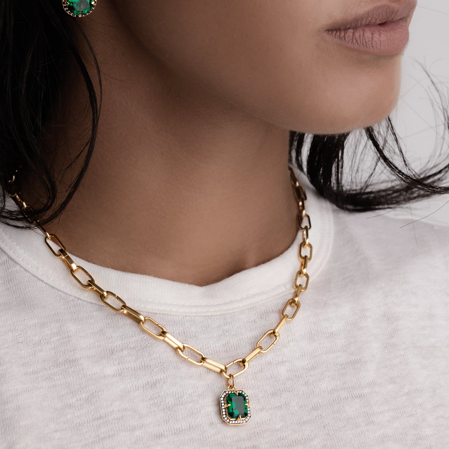 MOJAVE CHARM / LAB EMERALD