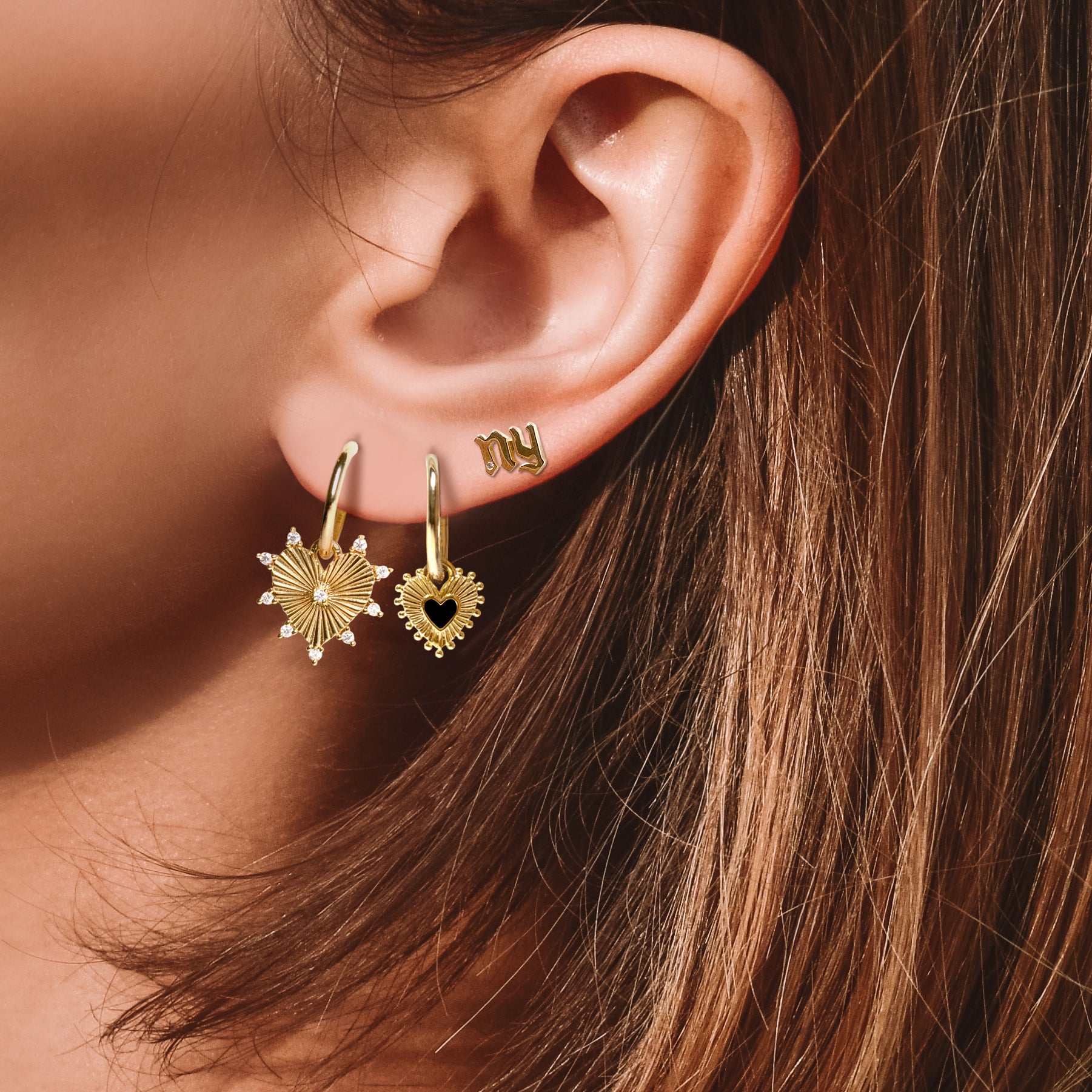 SACRED HEART EARRINGS / BLACK / PETITE