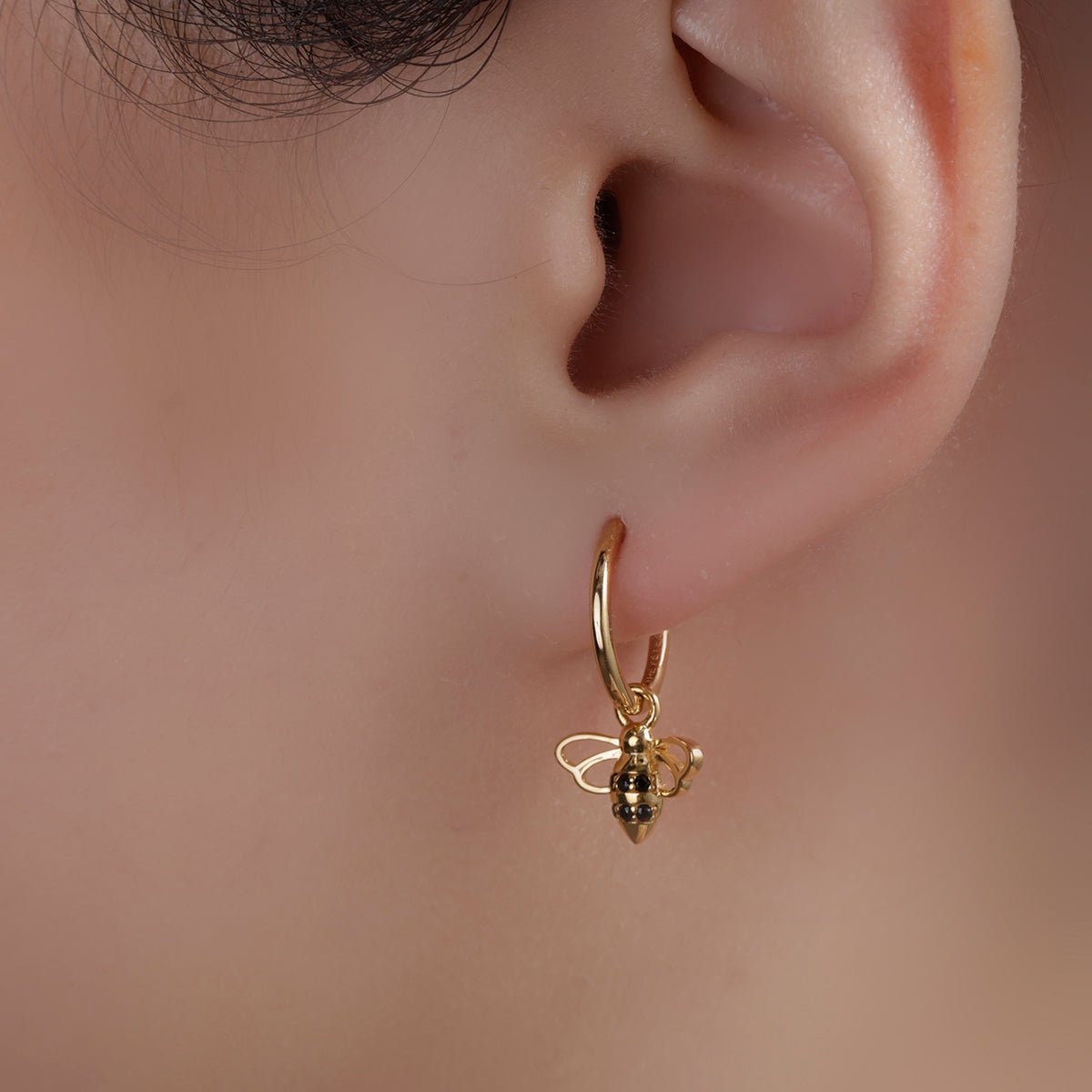 BEE CHARM - The Fête