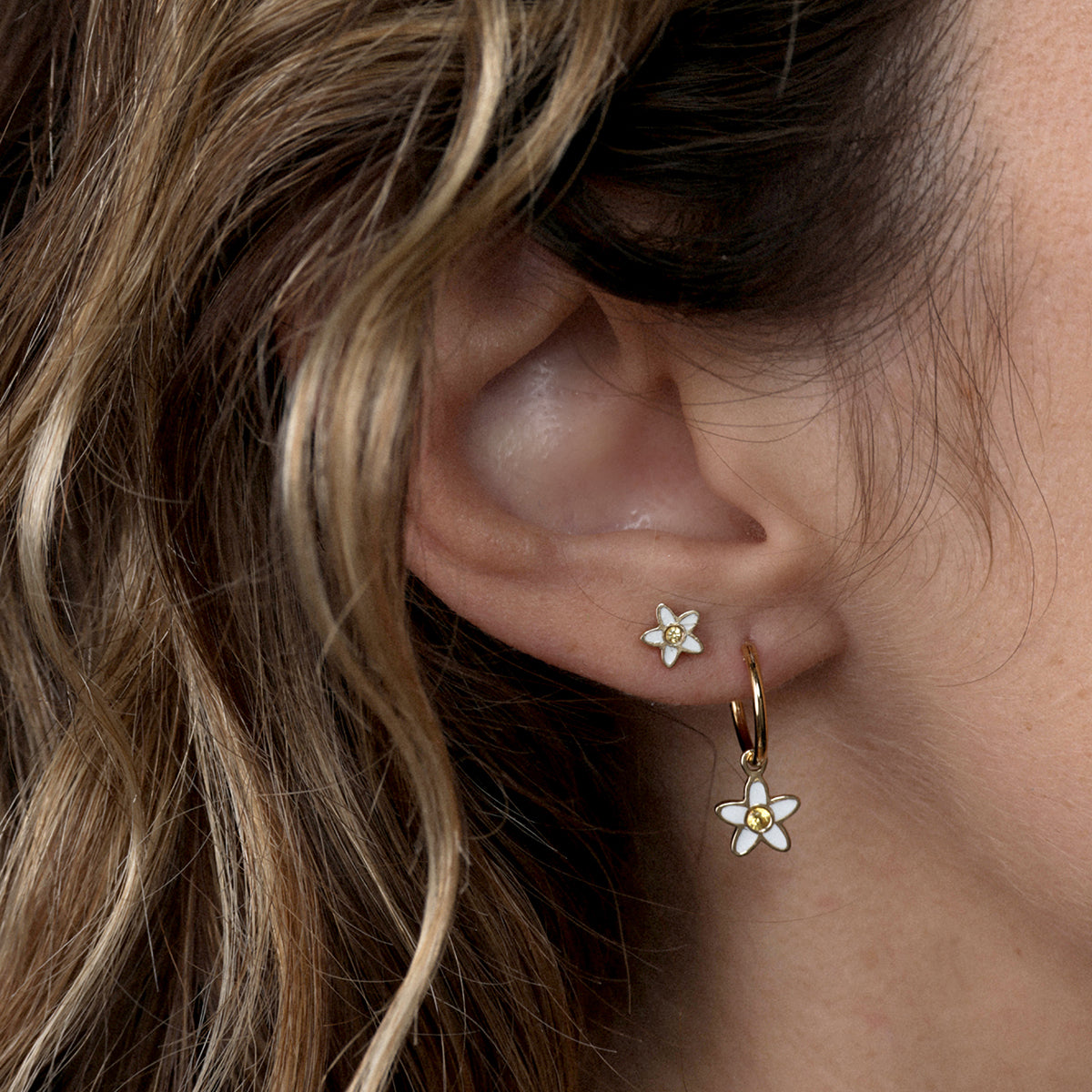 DAISY STUD / YELLOW SAPPHIRE