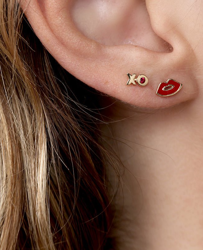 LIPS STUD - The Fête
