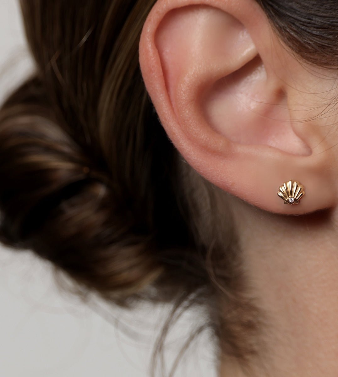 SHELL STUD / DIAMOND - The Fête