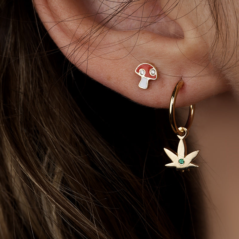 MUSHROOM STUD / DIAMONDS